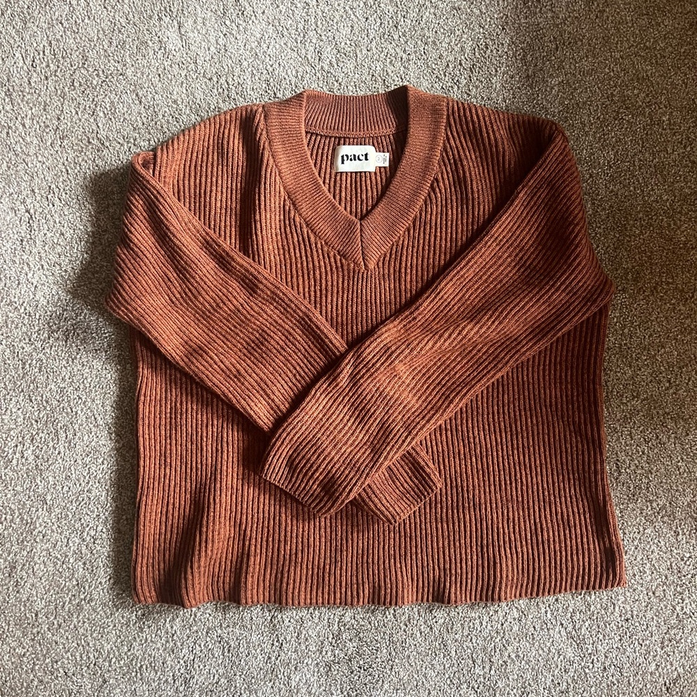 Pact Rust Ribbed V-Neck Sweater - Earthy Orange Tone